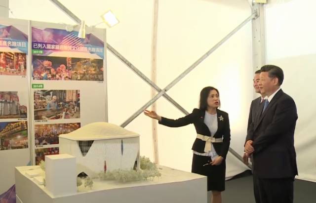 ▲國家主席習近平聽取了西九文化區(qū)規(guī)劃等情況的介紹。