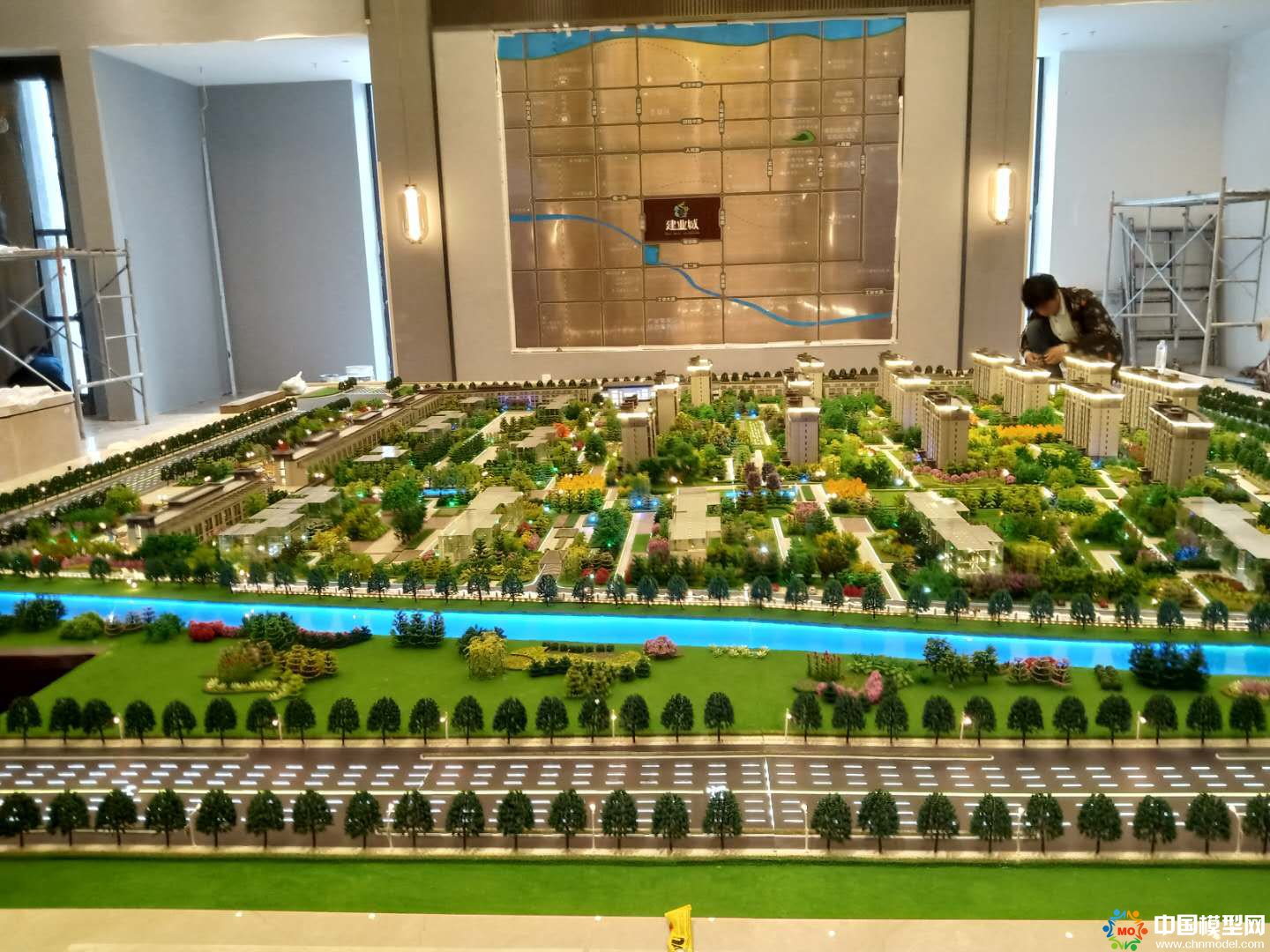 樓盤沙盤模型制作、別墅沙盤模型制作、城市規(guī)劃沙盤制作、建筑模型設計制作、工業(yè)模型設計制作、數(shù)字多媒體沙盤制作