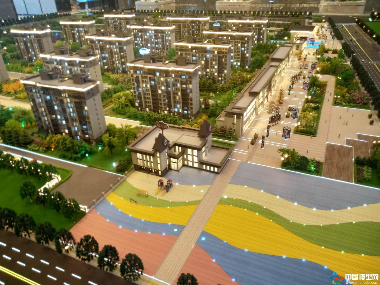 樓盤沙盤模型制作、別墅沙盤模型制作、城市規(guī)劃沙盤制作、建筑模型設計制作、工業(yè)模型設計制作、數(shù)字多媒體沙盤制作