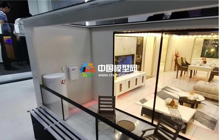 太陽能異聚態(tài)熱利用系統(tǒng)沙盤模型