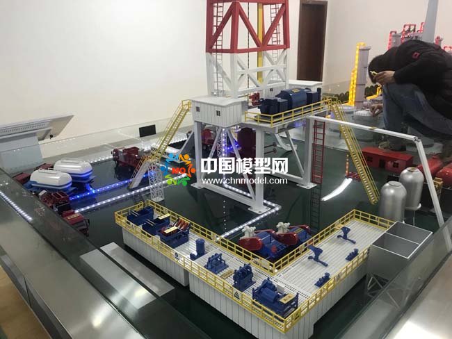 石油開(kāi)采與煉油廠工藝沙盤(pán)模型