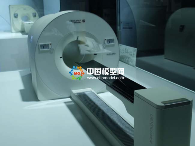 先進(jìn)的核醫(yī)學(xué)分子影像設(shè)備PET-CT模型